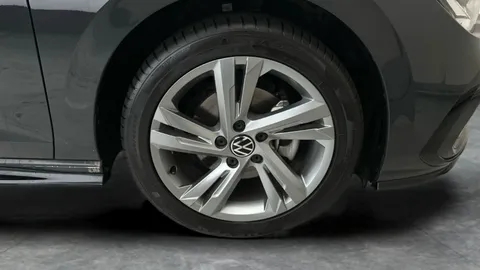 Thumbnail image for the Volkswagen Golf 1.5 eTSI MHEV R-Line    DSG