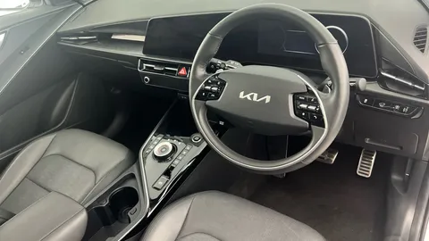 Thumbnail image for the Kia Niro 64.8kWh 4