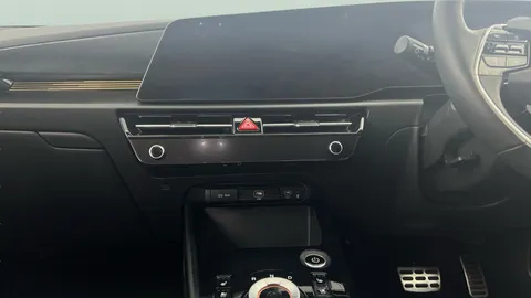 Thumbnail image for the Kia Niro 64.8kWh 4