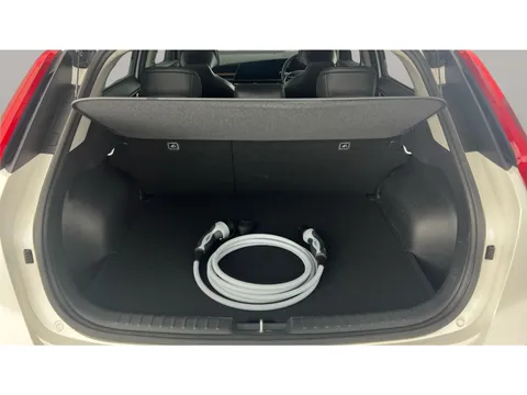 Thumbnail image for the Kia Niro 64.8kWh 4