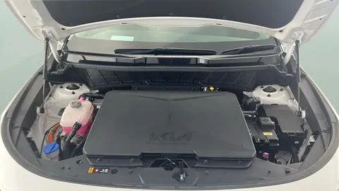 Thumbnail image for the Kia Niro 64.8kWh 4