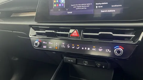Thumbnail image for the Kia Niro 64.8kWh 4