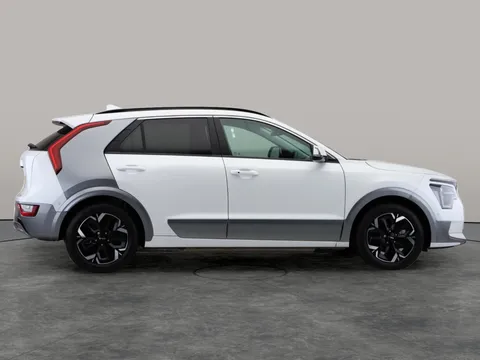 Thumbnail image for the Kia Niro 64.8kWh 4