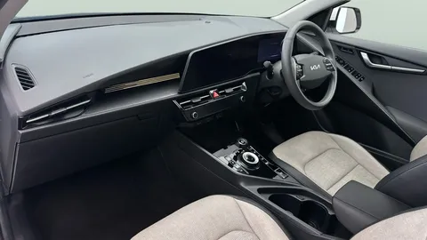 Thumbnail image for the Kia Niro 64.8kWh 4