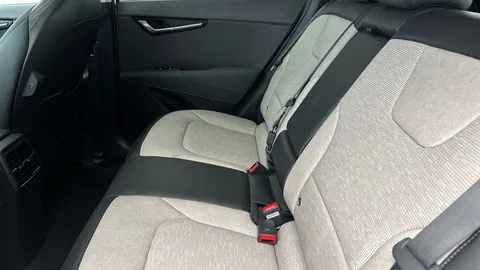 Thumbnail image for the Kia Niro 64.8kWh 4