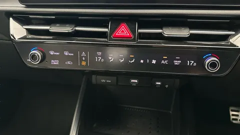 Thumbnail image for the Kia Niro 64.8kWh 4