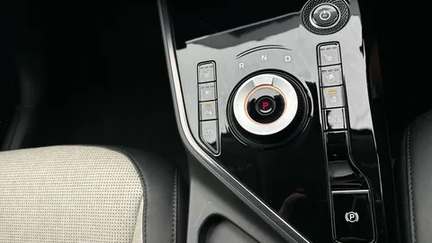 Thumbnail image for the Kia Niro 64.8kWh 4