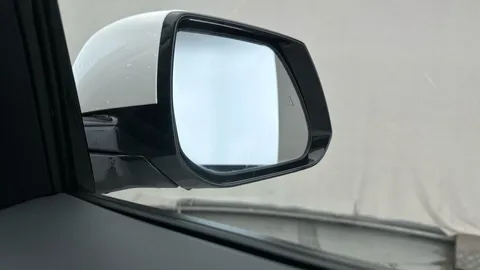 Thumbnail image for the Kia Niro 64.8kWh 4