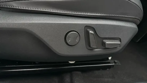Thumbnail image for the Kia Niro 64.8kWh 4