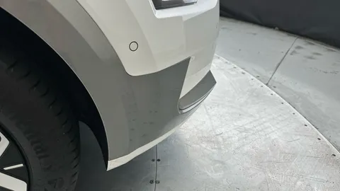 Thumbnail image for the Kia Niro 64.8kWh 4