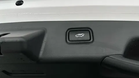 Thumbnail image for the Kia Niro 64.8kWh 4