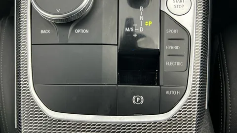 Thumbnail image for the BMW 3 Series 2.0 330e 12kWh M Sport Touring  Plug-in