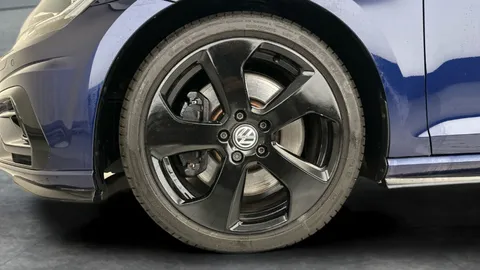Thumbnail image for the Volkswagen Golf 2.0 TSI R   DSG 4Motion