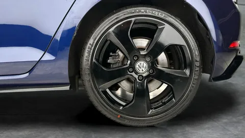 Thumbnail image for the Volkswagen Golf 2.0 TSI R   DSG 4Motion