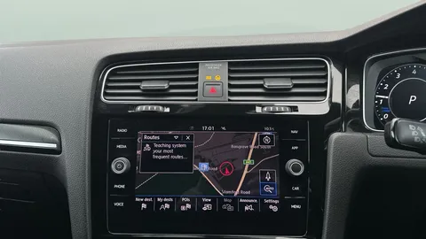 Thumbnail image for the Volkswagen Golf 2.0 TSI R   DSG 4Motion