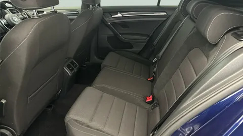 Thumbnail image for the Volkswagen Golf 2.0 TSI R   DSG 4Motion