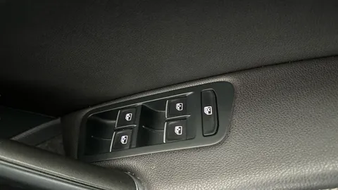 Thumbnail image for the Volkswagen Golf 2.0 TSI R   DSG 4Motion