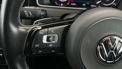 Thumbnail image for the Volkswagen Golf 2.0 TSI R   DSG 4Motion