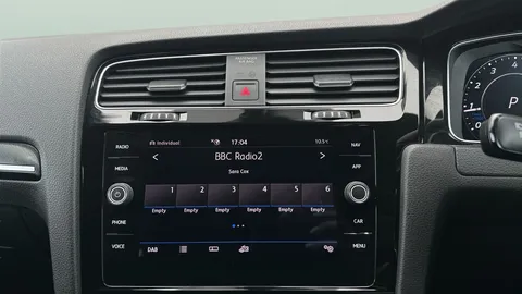 Thumbnail image for the Volkswagen Golf 2.0 TSI R   DSG 4Motion