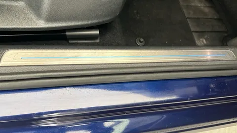 Thumbnail image for the Volkswagen Golf 2.0 TSI R   DSG 4Motion