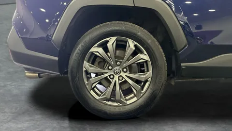 Thumbnail image for the Toyota RAV4 2.5 VVT-h GPF Design    CVT