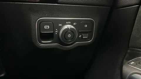 Thumbnail image for the Mercedes-Benz Gla 2.0 GLA200d AMG Line   8G-DCT
