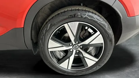 Thumbnail image for the Volvo XC40 1.5h T5 Twin Engine Recharge 10.7kWh R-Design   Plug-in