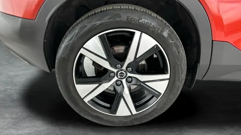 Thumbnail image for the Volvo XC40 1.5h T5 Twin Engine Recharge 10.7kWh R-Design   Plug-in
