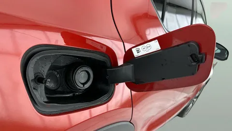 Thumbnail image for the Volvo XC40 1.5h T5 Twin Engine Recharge 10.7kWh R-Design   Plug-in