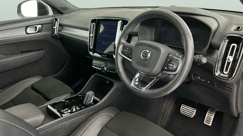 Thumbnail image for the Volvo XC40 1.5h T5 Twin Engine Recharge 10.7kWh R-Design   Plug-in