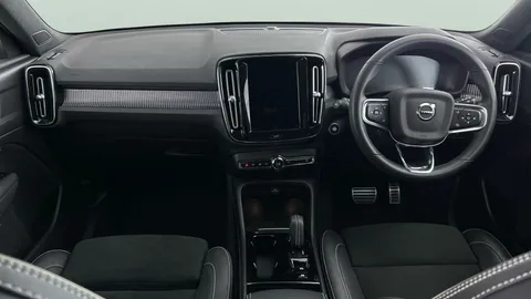 Thumbnail image for the Volvo XC40 1.5h T5 Twin Engine Recharge 10.7kWh R-Design   Plug-in