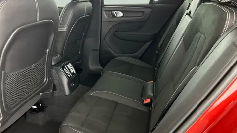 Thumbnail image for the Volvo XC40 1.5h T5 Twin Engine Recharge 10.7kWh R-Design   Plug-in