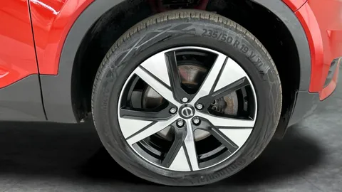 Thumbnail image for the Volvo XC40 1.5h T5 Twin Engine Recharge 10.7kWh R-Design   Plug-in