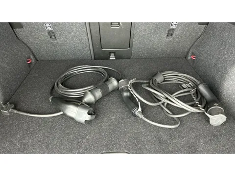 Thumbnail image for the Volvo XC40 1.5h T5 Twin Engine Recharge 10.7kWh R-Design   Plug-in