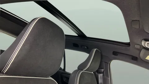 Thumbnail image for the Volvo XC40 1.5h T5 Twin Engine Recharge 10.7kWh R-Design   Plug-in