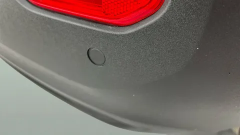 Thumbnail image for the Volvo XC40 1.5h T5 Twin Engine Recharge 10.7kWh R-Design   Plug-in