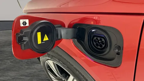 Thumbnail image for the Volvo XC40 1.5h T5 Twin Engine Recharge 10.7kWh R-Design   Plug-in