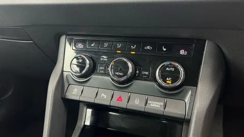 Thumbnail image for the Škoda Karoq 1.5 TSI ACT SportLine   DSG