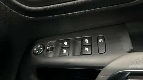 Thumbnail image for the Citroën C5 Aircross 1.5 BlueHDi Shine