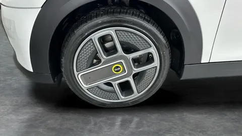 Thumbnail image for the Mini Electric Hatch Cooper SE 32.6kWh Level 2
