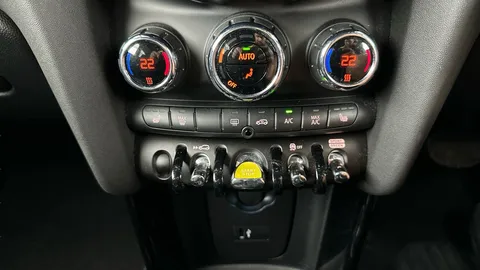 Thumbnail image for the Mini Electric Hatch Cooper SE 32.6kWh Level 2