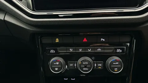 Thumbnail image for the Volkswagen T-Roc 1.5 TSI EVO Black Edition   DSG