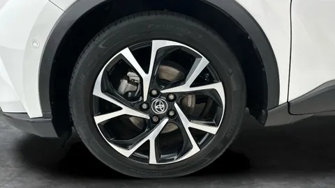 Thumbnail image for the Toyota C-HR 1.8 VVT-h GPF Design    CVT