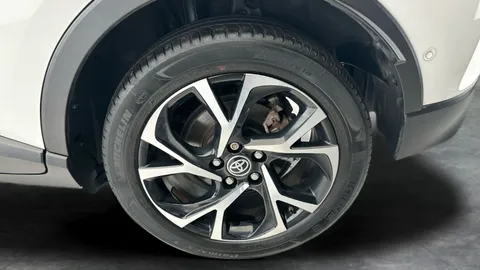 Thumbnail image for the Toyota C-HR 1.8 VVT-h GPF Design    CVT