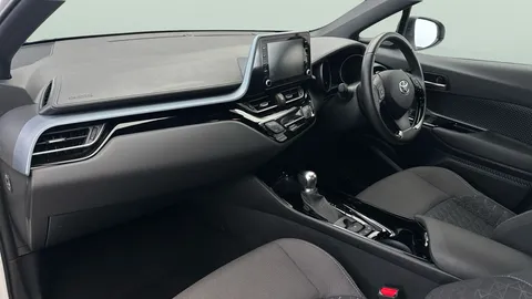 Thumbnail image for the Toyota C-HR 1.8 VVT-h GPF Design    CVT