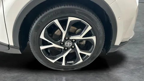 Thumbnail image for the Toyota C-HR 1.8 VVT-h GPF Design    CVT