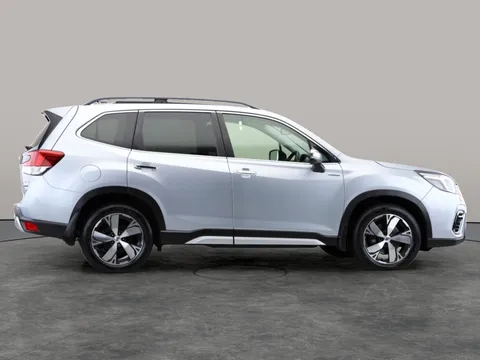 Thumbnail image for the Subaru Forester 2.0 i e-Boxer XE Premium    Lineartronic 4WD