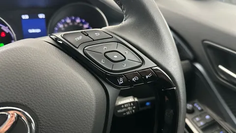 Thumbnail image for the Toyota C-HR 1.8 VVT-h GPF Design    CVT