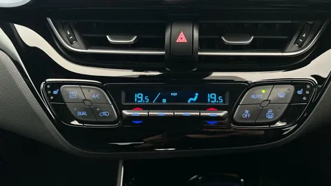 Thumbnail image for the Toyota C-HR 1.8 VVT-h GPF Design    CVT