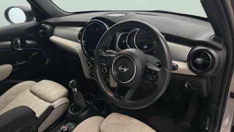 Thumbnail image for the Mini Hatch 1.5 Cooper Exclusive
